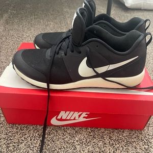 Women’s Nike elite Shinsen size 8